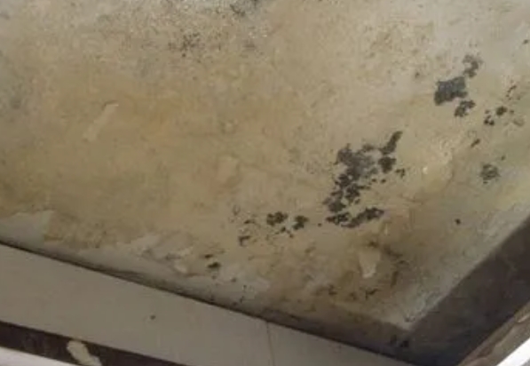 江阴阳台漏水维修公司分享下江阴卫生间渗水维修需要注意哪些问题。
